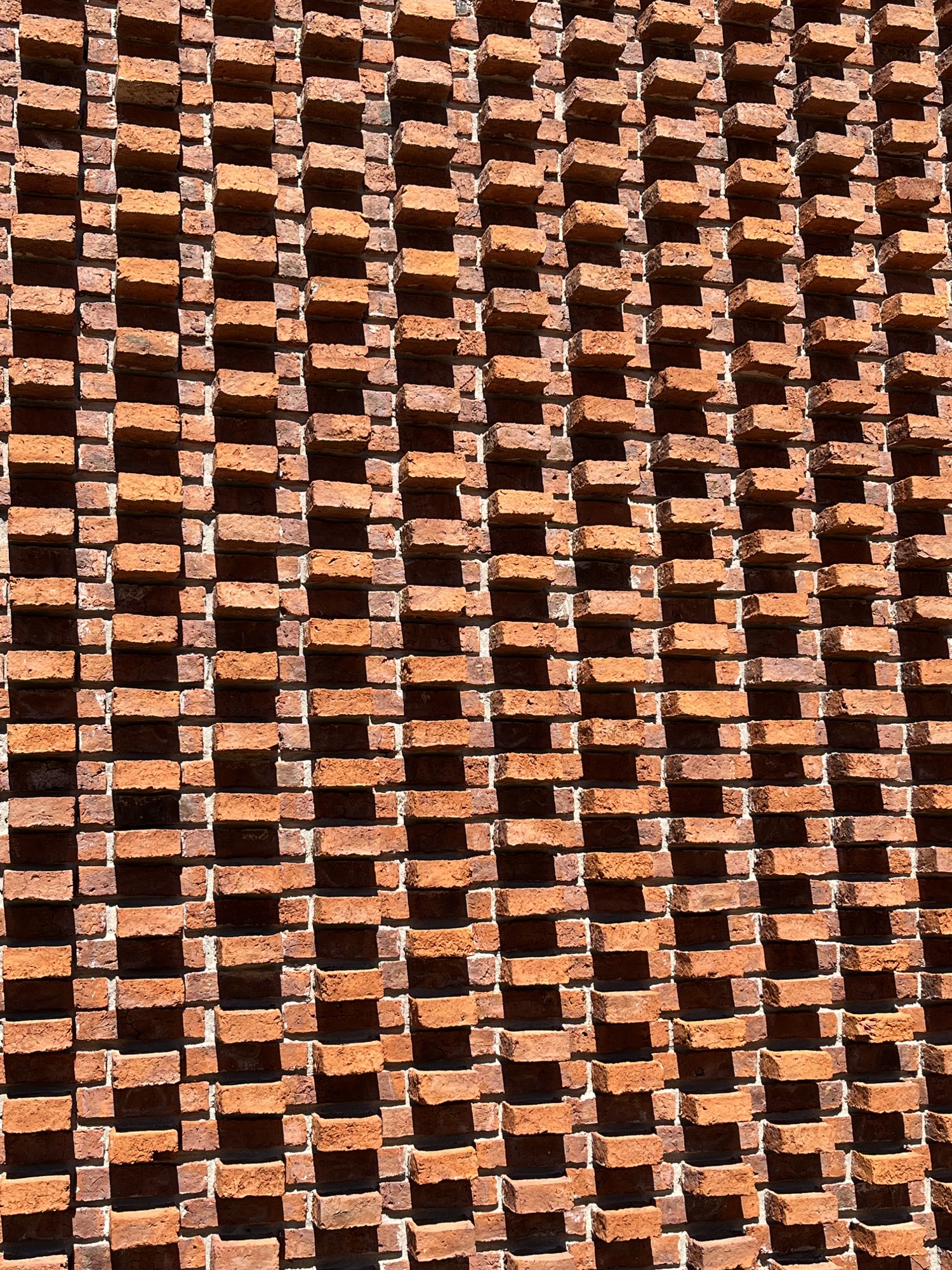 Detalle vertical de la trama de ladrillo de Casa I